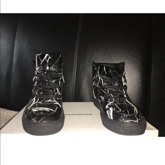 Barely worn Balenciaga sneakers - Picture 1 of 4